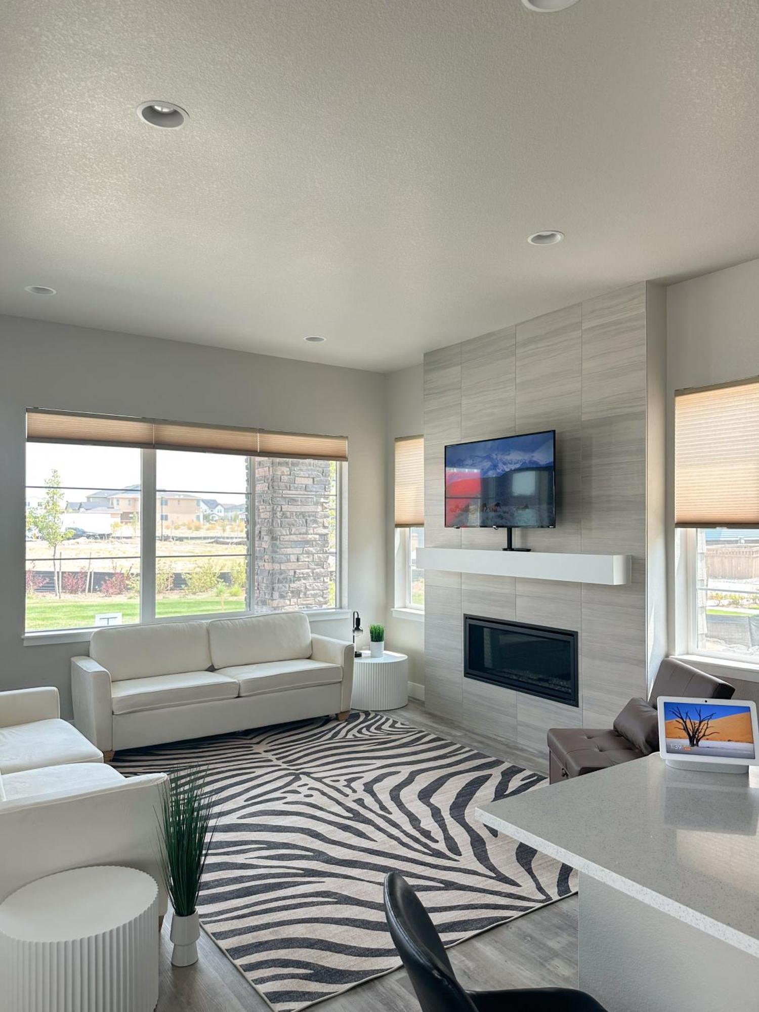 New Modern Contemporary House By The Airport And Gaylord *