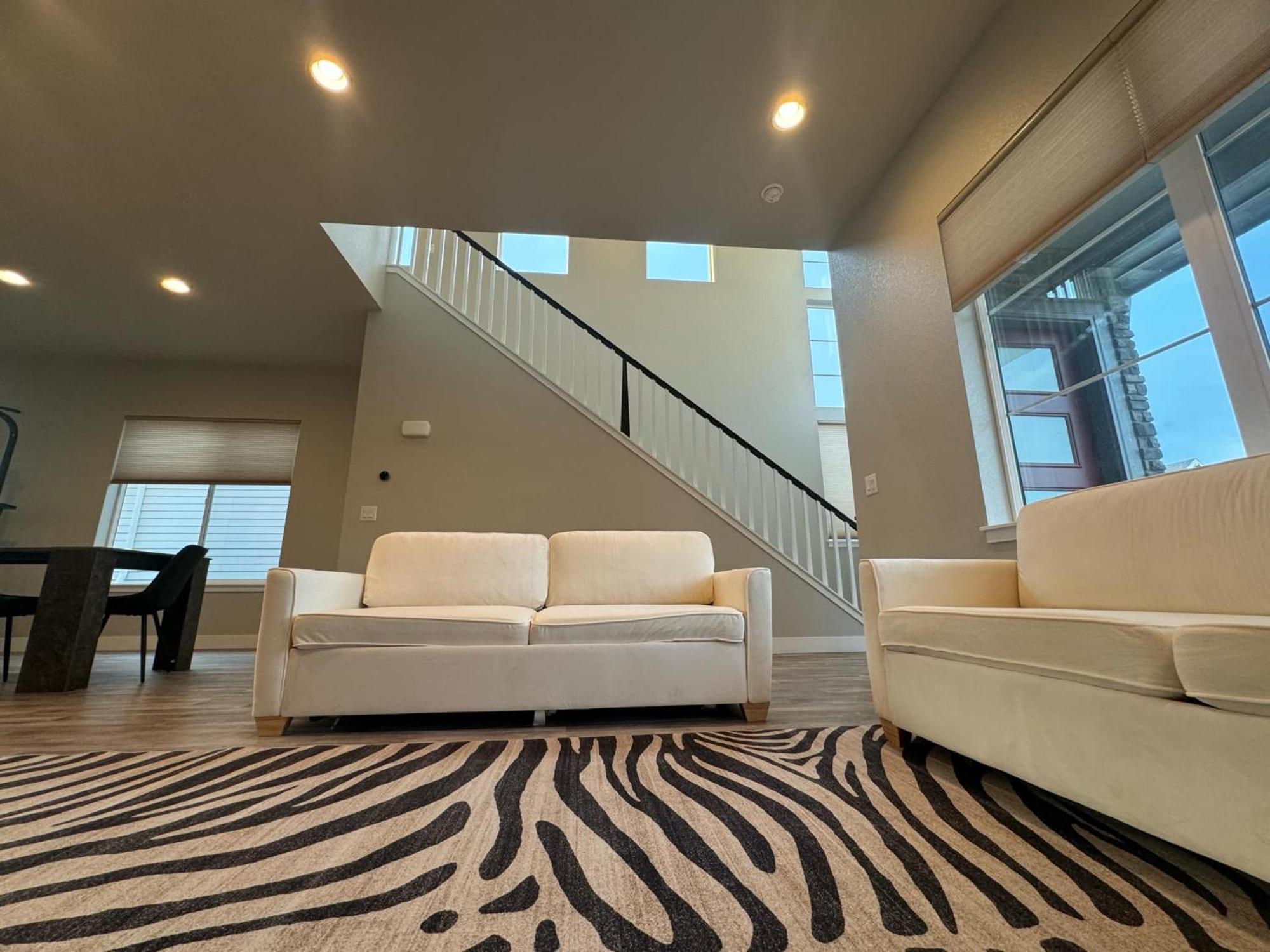 Dom wakacyjny New Modern Contemporary House By The Airport And Gaylord